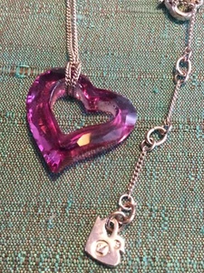 Genuine Signed Swarovski Fuchsia Pink LILA Crystal Heart Pendant Necklace Boxed - Picture 1 of 8