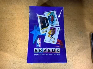 N8-42 NBA BASKETBALL KARTEN SET - SKYBOX 91-92 SAISON - VERSIEGELT - MICHAEL JORDAN - Bild 1 von 9