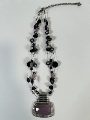 Ожерелье с подвеской из фиолетовых бусин Chico's серебристое белое розовое с регулируемой проволокой - Изображение 1 из 4