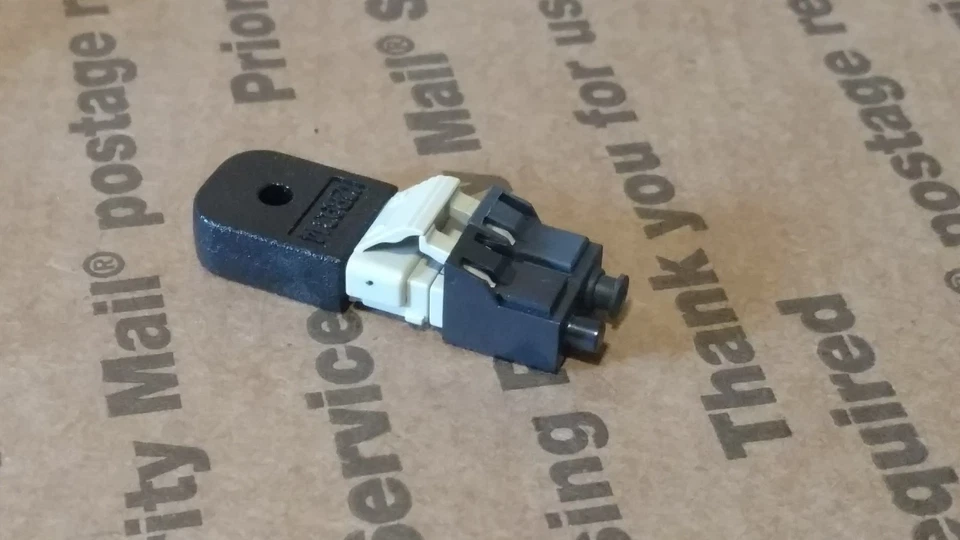 IBM 12R9314 LC Loopback Fiber Optic Duplex Wrap Plug - Image 1 of 1