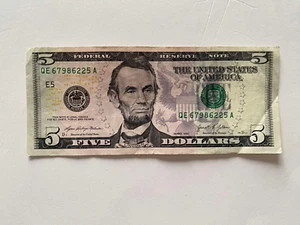 Billete de cinco dólares 2021 papel moneda real de 5 dólares Estados Unidos QE 67986225 A - Imagen 1 de 3