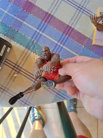 2005 SHAQUILLE O'NEAL McFarlane 2nd Edition NBA Series 8 Miami Heat Red Uniform Cover