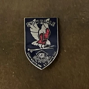Vintage Snow Eagle Ski School Pin - Gray Rocks Inn - Picture 1 of 4