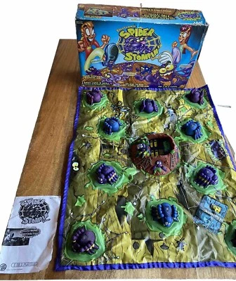 Spider Stompin' gioco completamente testato Toy Biz vintage in scatola con istruzioni ottime condizioni - Immagine 1 di 4