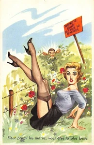 J2A94: SCARCE VINTAGE RISQUE FRENCH POSTCARD - Picture 1 of 2