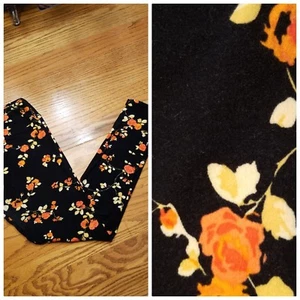 LuLaRoe Leggings OS One Size Flowers Roses Petals on black - Picture 1 of 1