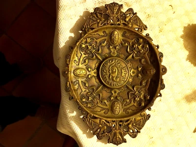 GRAND PLAT EN BRONZE A LA SALAMANDRE FRANCOIS 1ER - Photo 1/4