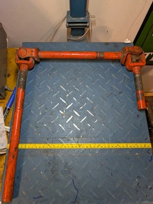 A30435 A25596 Case 930 1030  Steering Shaft With Universal Joint Assembly #3s - Image 1 of 4