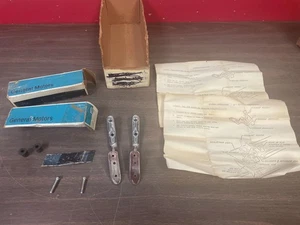 VINTAGE 1960s 1970s GM CHEVY PONTIAC STATION WAGON AIR DEFLECTOR STANDS FEET - Foto 1 di 3
