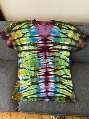 Camiseta XL Hecha a Mano Ribcage/Orgullo Arco Iris Estilo Tie Dye Foto 1 de 2