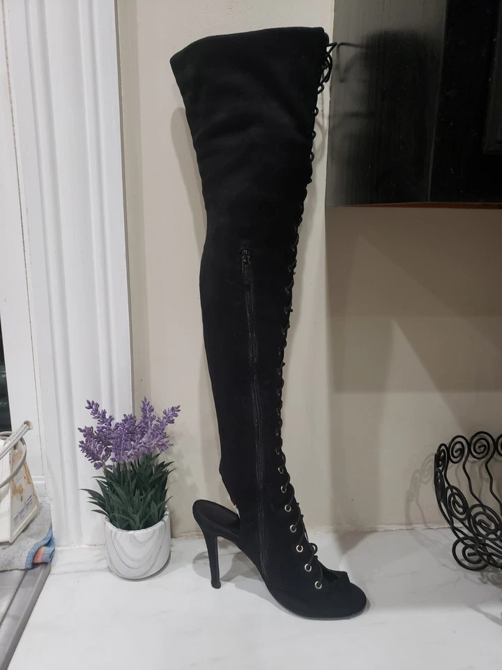 Breckelles Randi imitación gamuza con cordones sobre la rodilla botas de aguja tacones talla 7 para mujer  Foto 1 de 4