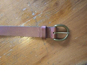 Cinturón de cuero para hombre Eddie Bauer marrón CA00665 36" largo mediano (hecho en Inglaterra) - Imagen 1 de 5