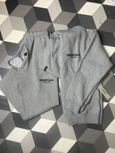 Chándal FOG Essential SS22 Gris avena oscuro | MÚLTIPLES TALLAS | ENVÍO GRATUITO - Imagen 1 de 6