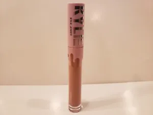 Kylie Jenner ~ Matte Liquid Lipstick ~ #700 Bare ~ NWOB - Picture 1 of 1