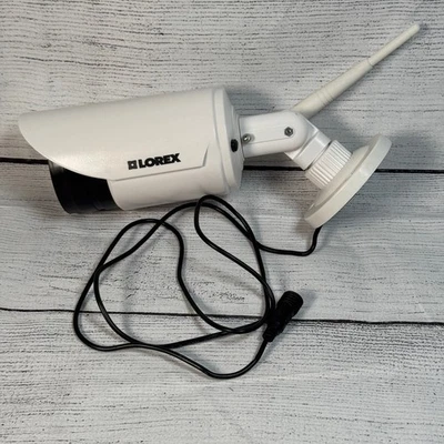 Cámara de seguridad inalámbrica Lorex LWU3620-C 720p HD solo complemento Foto 1 de 4