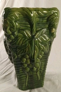 Vintage McCoy USA Pottery Leaf & Grape Green Glossy Vase 13" - Bild 1 von 3