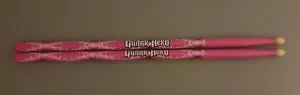 Guitar Hero Holz Drumsticks Paar Pink Rock Gebraucht Top Zustand - Bild 1 von 1
