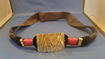 Cinturón de mujer negro aro y bucle cierre cinturón con placa dorada Hammer Wave talla 24-32 Foto 1 de 4