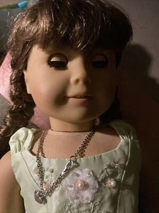 American Girl Pleasant Company Molly McIntire Doll Green Dress Heart Locket 2008 - Picture 1 of 12