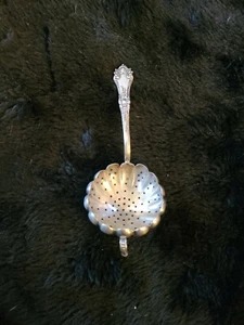 Foster Bros Sterling Silver Hang On Tea Strainer 30 Grams - Picture 1 of 7