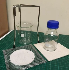 Bunsen burner tripod set with gauze, heat resisting bench mat, Beaker and bottle - Picture 1 of 2