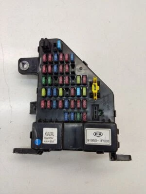 KIA Sportage 2006 Fuse module 919501F520 AAA3015 - Image 1 of 4