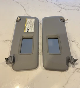2001-2007 Toyota Highlander Driver & Passenger Side Sun Visor Pair Gray ✨✨✨ - Picture 1 of 2