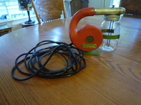 Vintage Sears Roebuck Farm Master Electric 1 Quart Garden Sprayer Model 241.6369 Cover
