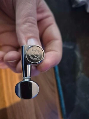 Seagull S6 Right Hand Tuning Machine Head - Image 1 of 4