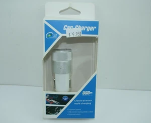 Cargador de Coche Doble USB - Carga Rápida, Blanco/Plateado (EE. UU.) - Imagen 1 de 9