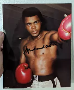 Muhammad Ali 8x 10 Beautiful Authentic Autograph Photo with Black Ink Signed - Picture 1 of 2