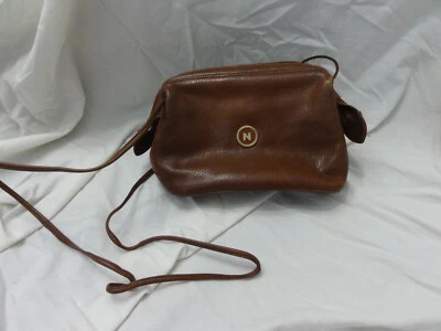 Cartera bandolera de cuero marrón vintage Albert Nipon Foto 1 de 4