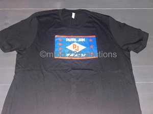 PEARL JAM - 29 de agosto Chicago Wrigley N1 2024 3XL Conjunto Lista Camiseta materia oscura xxxl - Imagen 1 de 4
