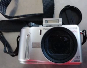 Tested Olympus CAMEDIA C-740 Ultra Zoom 3.2MP Digital Camera with Strap - Picture 1 of 4