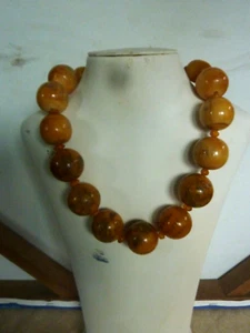 VINTAGE DECORATIVE CHINESE BOVINE & AMBER BEAD NECKLACE EUC! - Picture 1 of 5