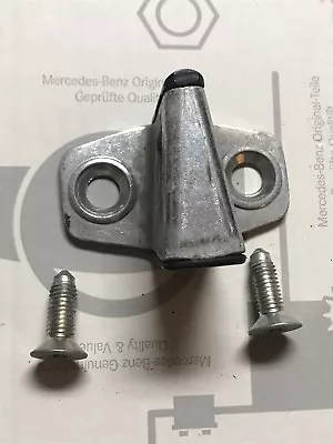 Mercedes-Benz W201 190E Door Striker - Image 1 of 4