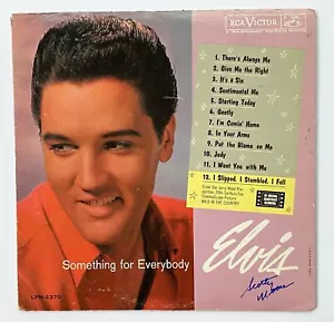 Elvis Scotty Moore Autografo Firmato "Something For Everybody" Album Record LP JS - Foto 1 di 2