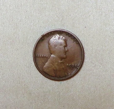 1925 S Lincoln Cent With An Interesting Die Break At Date, Free USA Shipping Cover