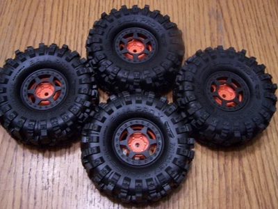 Axial 4WS Capra Pro-Line Baja Pro X Predator Tire 12mm Bead-Loc 1.9 Orange Wheel - Image 1 of 4