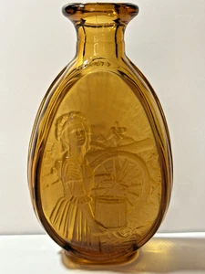 Botella Franklin Mint 1979 Dar Molly Pitcher & Cannon Women of American Revolution - Imagen 1 de 13
