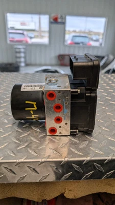 2013 Dodge Truck Ram 1500 ABS Anti Lock Brake Pump Assembly Outdoorsman OEM - Image 1 of 3