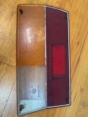 Lente de lanterna traseira externa esquerda Saab modelo 99 cupê sedã 1977+ - Imagem 1 de 4