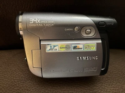 SAMSUNG SC-DC173U DVD CAMCORDER WITH 34x OPTICAL ZOOM NOT Tested - Image 1 of 4