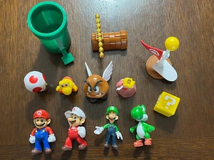 Nintendo's Super Mario Konvolut Figuren - Zubehör 12 Stück - Bild 1 von 6