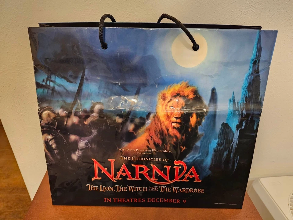 Bolsas de plástico para regalo/tote de Disney 2005 Crónicas de Narnia León, bruja y armario Foto 1 de 4