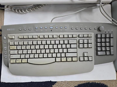 Hewlett Packard Keyboard SK-2506 Nice keyboard for Windows NT or 98 - Image 1 of 2