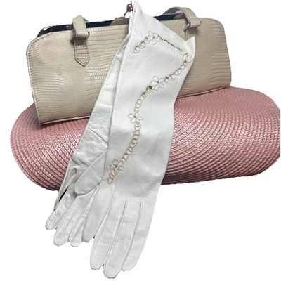 Guantes de ópera vintage de cuero blanco - Incrustación bordada floral, pieza de coleccionista Foto 1 de 4