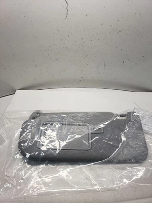 Driver Sun Visor Illumination Without Sunroof Fits 12-17 RIO 1415127 - Image 1 of 4