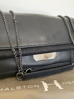 NUEVO - Bolso de Hombro Halston Heritage Cuero Negro Liso Firma Doble Cadena  Foto 1 de 4
