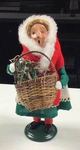 Byers Choice Caroler Niña con Cesta de Acebo y Verdes 1996 Vintage Navidad - Imagen 1 de 3